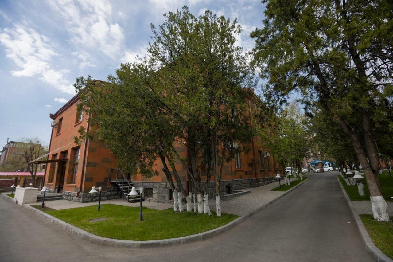 Annabella Boutique Hotel Yerevan Exterior photo