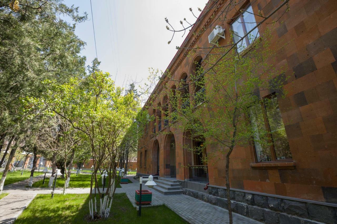 Annabella Boutique Hotel Yerevan Exterior photo