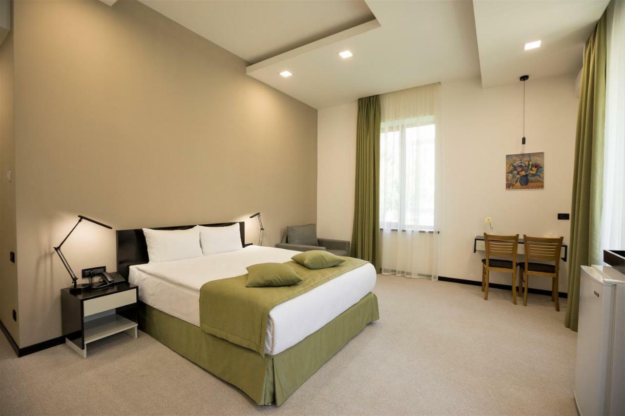 Annabella Boutique Hotel Yerevan Exterior photo